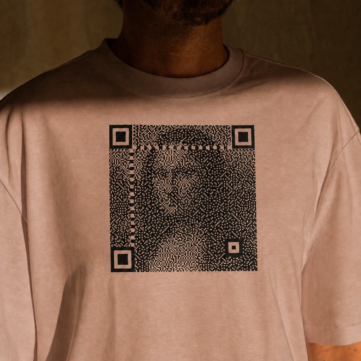 T-shirt printed with a dithered QR code
